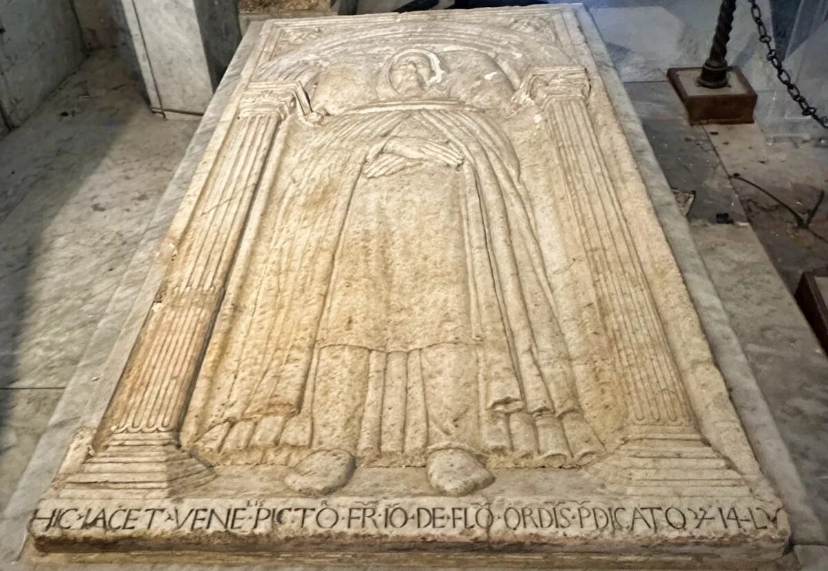 Bazylika Santa Maria sopra Minerva 8 Santa Maria sopra Minerva - płyta nagrobna Fra Angelico