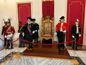 Castel Gandolfo — Pałac Apostolski — tron papieski