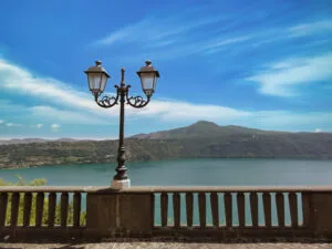 Castel Gandolfo - widok na jezioro Albano