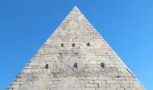 Piarmida Cestia w Rzymie