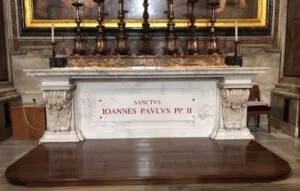 Grób Jana Pawła II w bazylice św. Piotra w Watykanie (kaplica św. Sebastiana)