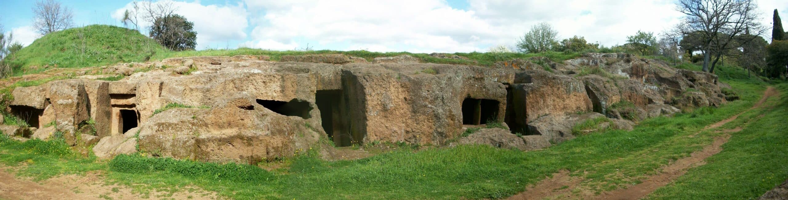 Tumuli etruskie w Necropoli della Banditaccia w Cerveteri