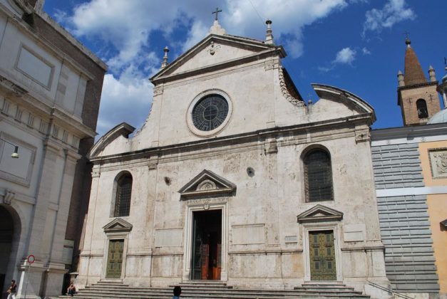 Rzym - fasada bazyliki Santa Maria del Popolo