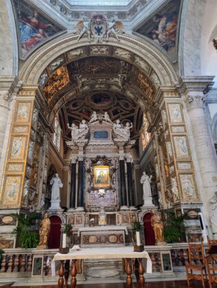Bazylika Santa Maria del Popolo 3 Santa Maria Del Popolo - ołtarz z ikoną Madonny