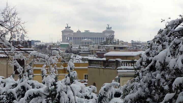 Vittoriano i Ołtarz Ojczyzny 6 Ołtarz Ojczyzny - widok ze wzgórza Pincio