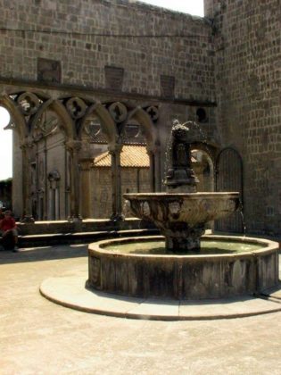 Viterbo - fontanna średniowieczna